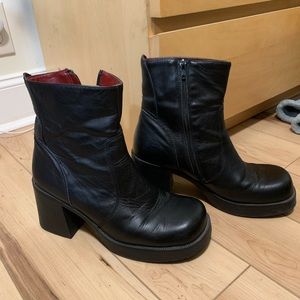 American Eagle vintage chunky boots